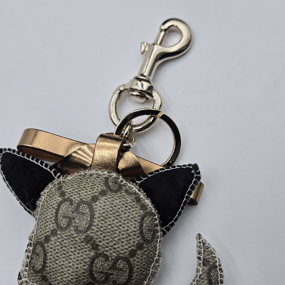 #126 Gucci Chihuahua Keychain in Beige and Gold Leather - Picture 7 of 7